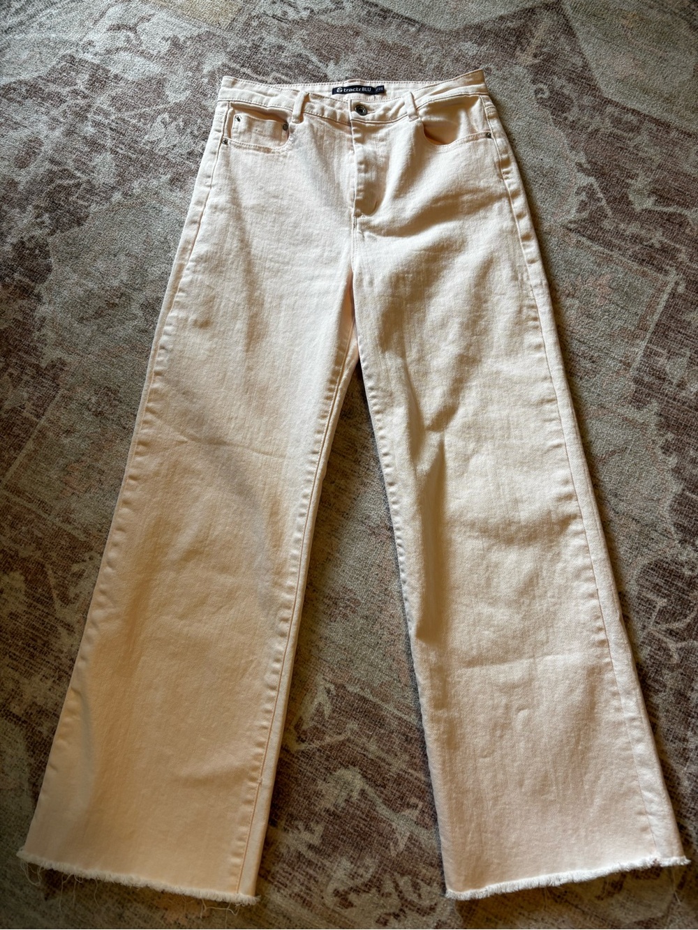 Versona, size 6 High-Rise Wide-Leg Women’s Jeans in Peach!🍑